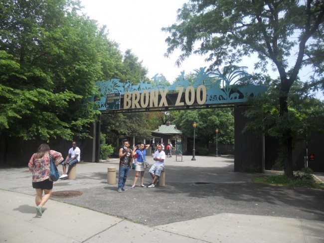 Fachada del Zoológico del Bronx