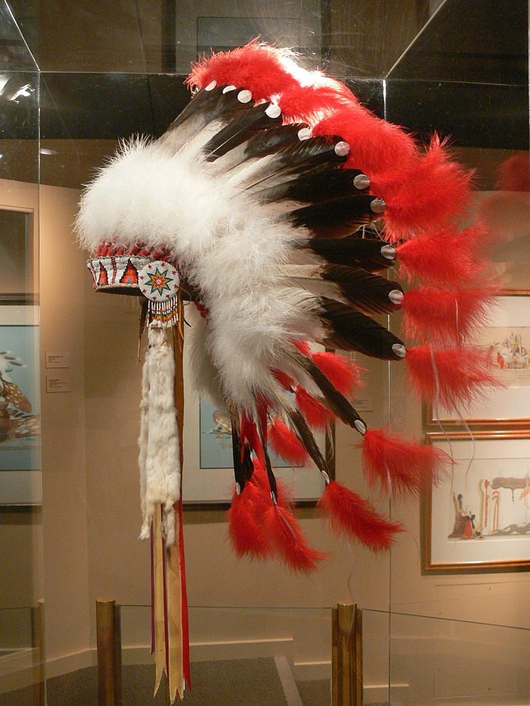 El tocado de plumas era símbolo de valentía en las tribus originarias de América.
